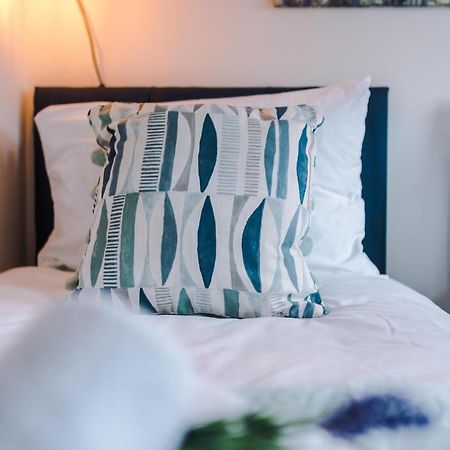 Bright 2-Bed Cottage In Chester By 53 Degrees Property, Ideal For Couples & Small Groups, City Centre - Sleeps 6 Esterno foto