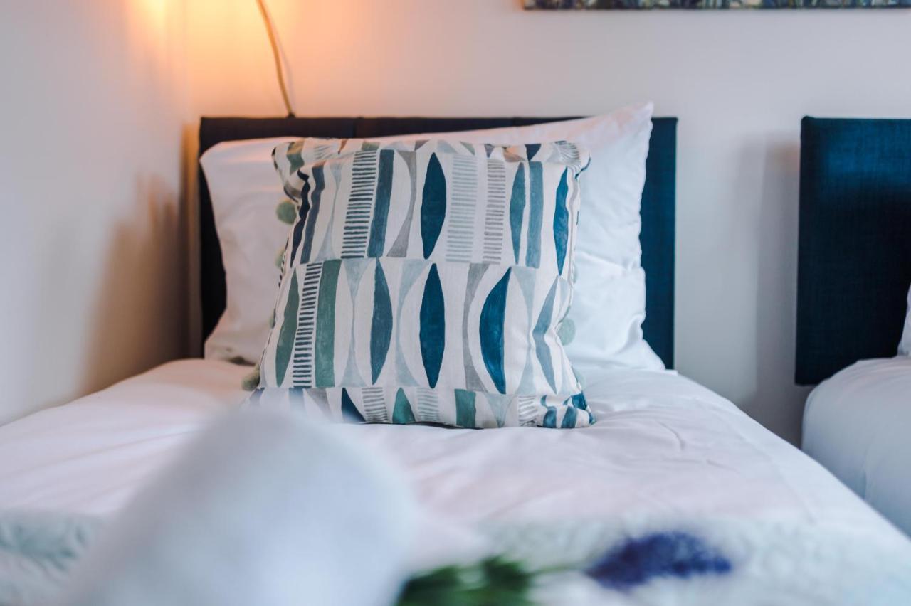 Bright 2-Bed Cottage In Chester By 53 Degrees Property, Ideal For Couples & Small Groups, City Centre - Sleeps 6 Esterno foto
