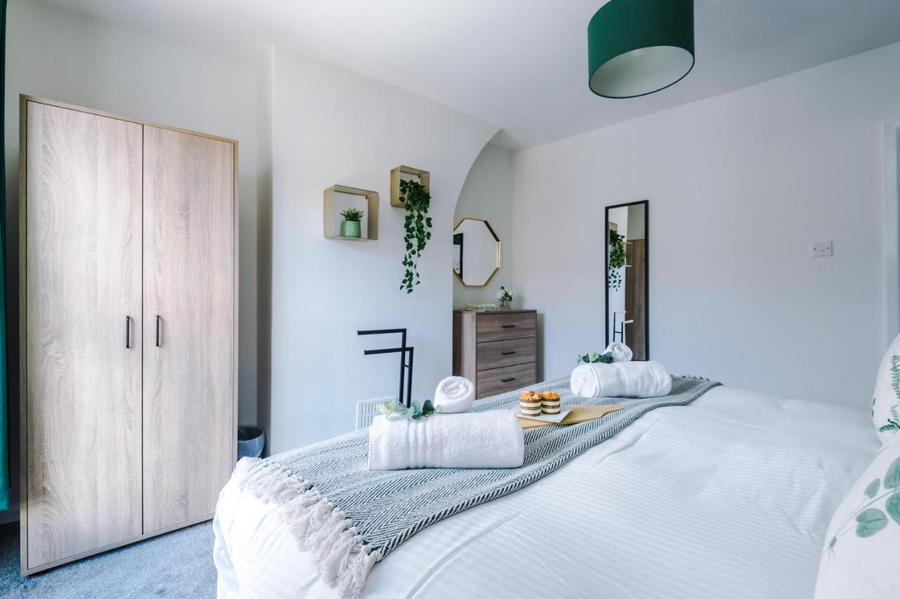 Bright 2-Bed Cottage In Chester By 53 Degrees Property, Ideal For Couples & Small Groups, City Centre - Sleeps 6 Esterno foto