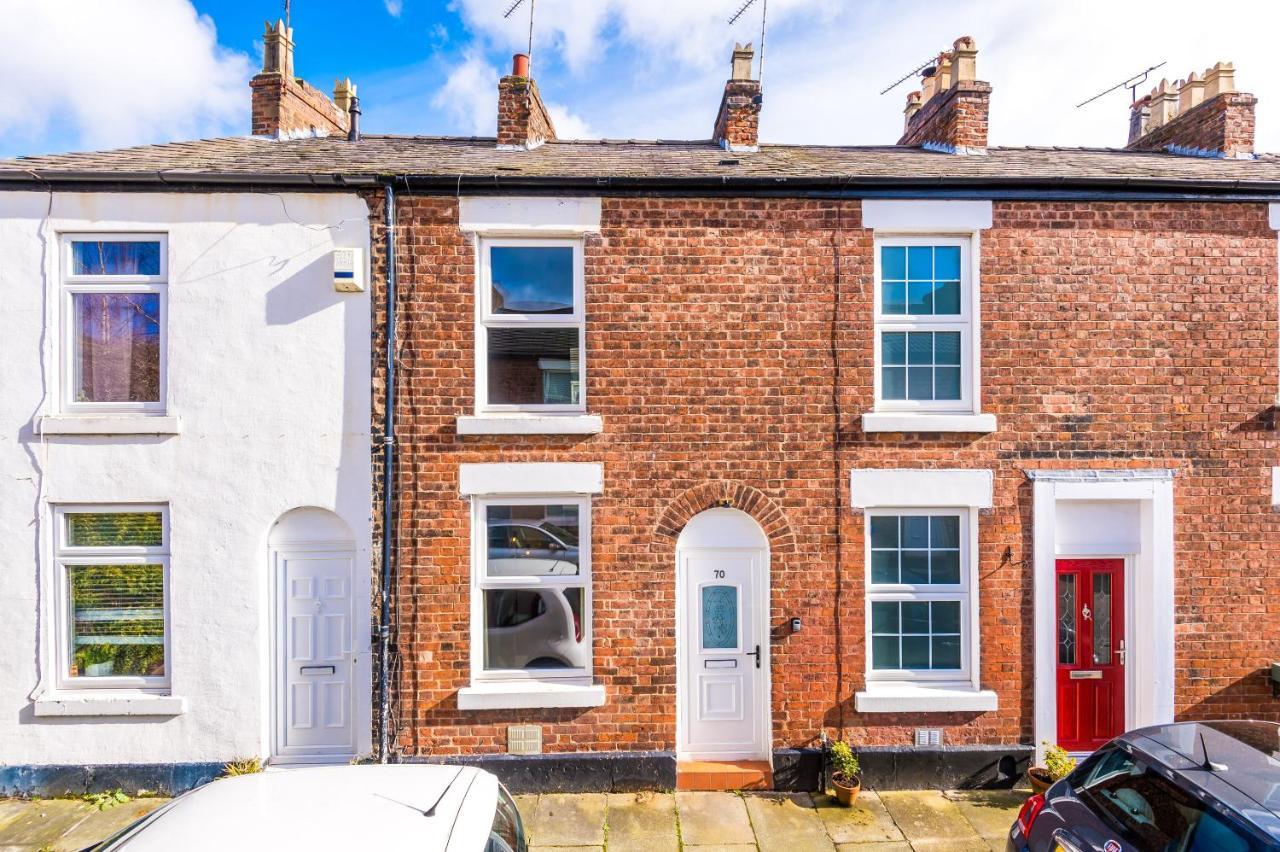 Bright 2-Bed Cottage In Chester By 53 Degrees Property, Ideal For Couples & Small Groups, City Centre - Sleeps 6 Esterno foto