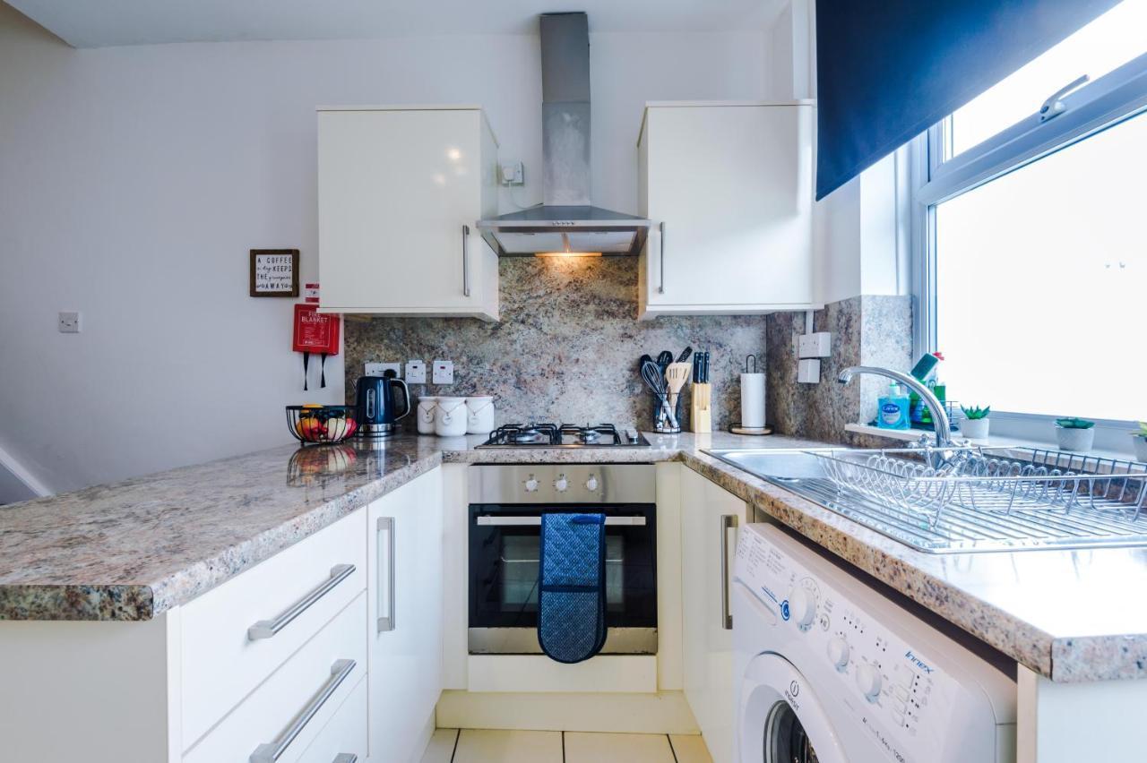Bright 2-Bed Cottage In Chester By 53 Degrees Property, Ideal For Couples & Small Groups, City Centre - Sleeps 6 Esterno foto